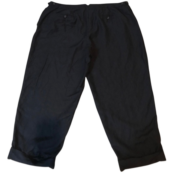Black Linen Cuffed Capris - Picture 3 of 7